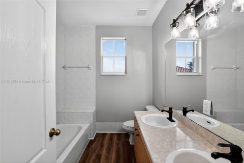 Villa ou maison à vendre à Miramar, Floride: 5 chambres, 340.95 m2 № 1955620 - photo 6