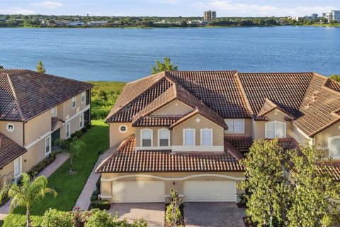Townhouse in Orlando, Florida 3 bedrooms, 252.51 sq.m. № 2227029
