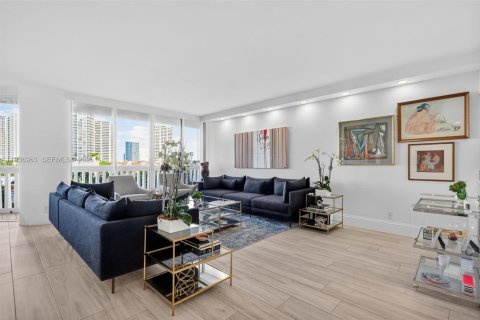 Кондоминиум с 3 спальнями в Авентура, Флорида № 1995661