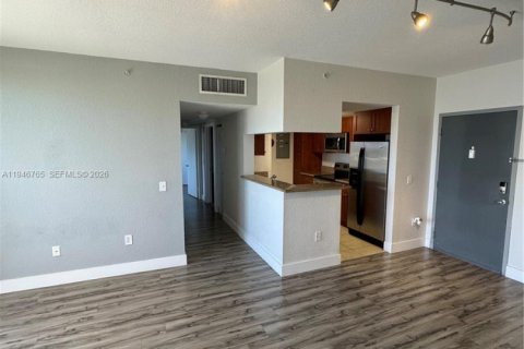 Купить кондоминиум в Майами, Флорида 2 спальни, 88.26м2, № 2003223 - фото 4