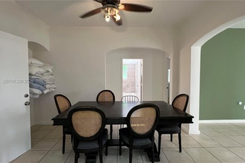 Снять в аренду виллу или дом в Майами, Флорида 5 спален, 139.35м2, № 2032793 - фото 8