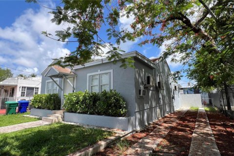 Снять в аренду виллу или дом в Майами, Флорида 5 спален, 139.35м2, № 2032793 - фото 2