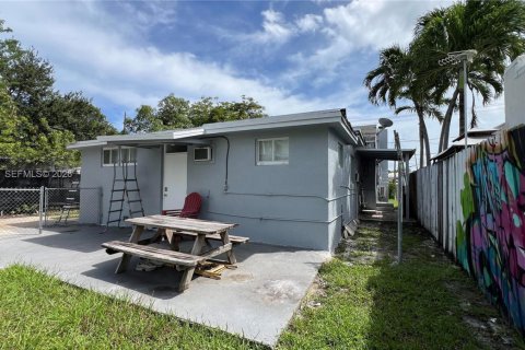 Снять в аренду виллу или дом в Майами, Флорида 5 спален, 139.35м2, № 2032793 - фото 20