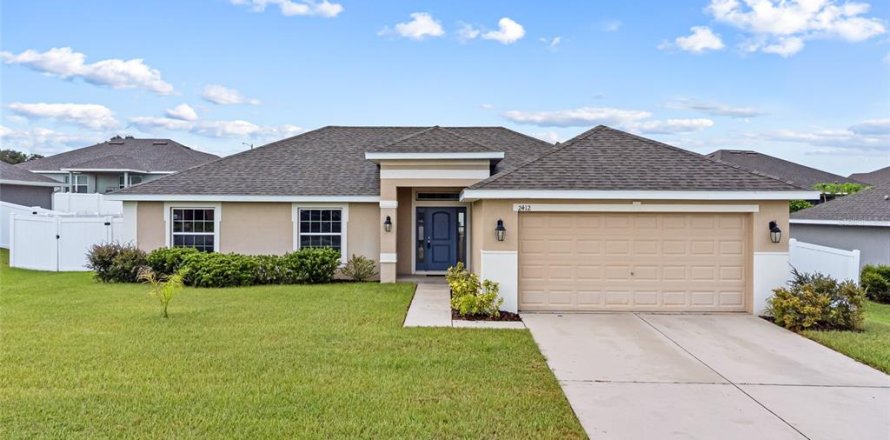 House in Winter Haven, Florida 4 bedrooms, 163.14 sq.m. № 1847397