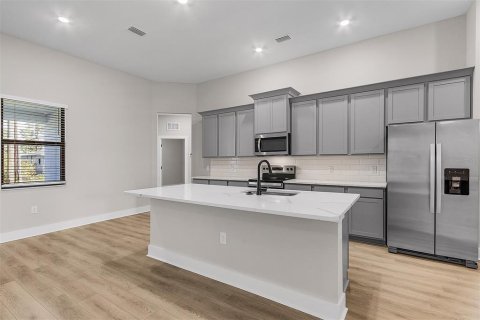 House in Dover, Florida 4 bedrooms, 205.04 sq.m. № 1747558 - photo 5