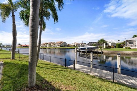 Villa ou maison à vendre à Punta Gorda, Floride: 3 chambres, 239.59 m2 № 2398669 - photo 19