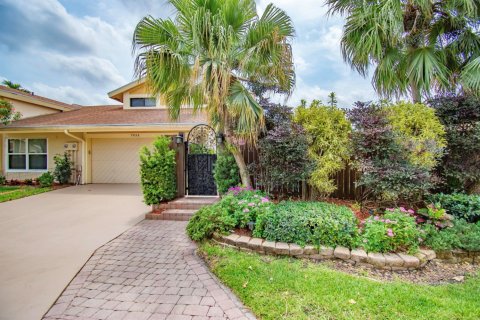 Townhouse in Boca Raton, Florida 3 bedrooms, 177.81 sq.m. № 1210381 - photo 1