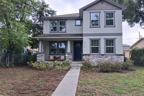 House in Saint Petersburg, Florida 4 bedrooms, 213.68 sq.m. № 2283709