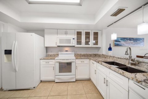 Copropriété à louer à Largo, Floride: 2 chambres, 113.81 m2 № 2298716 - photo 4