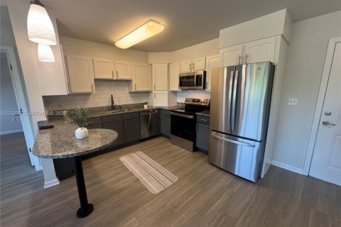 Apartment in Tallahassee, Florida 2 bedrooms, 99.68 sq.m. № 2065613 - photo 7