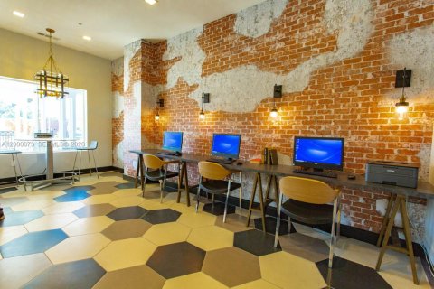 Apartment in Tallahassee, Florida 2 bedrooms, 99.68 sq.m. № 2065613 - photo 3