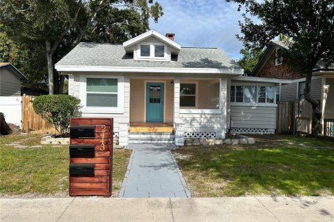 House in Saint Petersburg, Florida 2 bedrooms, 97.92 sq.m. № 2354954