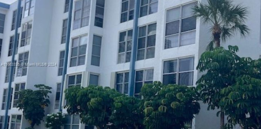 Кондоминиум с 2 спальнями в Санни-Айлс-Бич, Флорида № 2014918