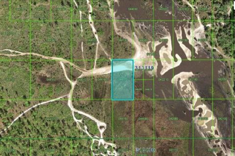 Terreno en Frostproof, Florida № 2164071