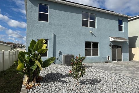 Villa ou maison à vendre à Davenport, Floride: 5 chambres, 241.64 m2 № 2419850 - photo 2