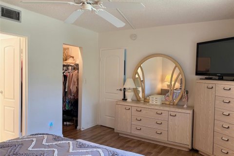 Condo in Margate, Florida, 2 bedrooms № 2260138 - photo 13
