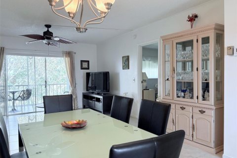Condo in Margate, Florida, 2 bedrooms № 2260138 - photo 8