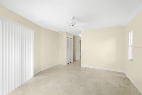 House in North Port, Florida 3 bedrooms, 139.73 sq.m. № 2298134 - photo 19