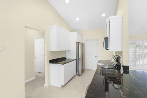 House in North Port, Florida 3 bedrooms, 139.73 sq.m. № 2298134 - photo 14