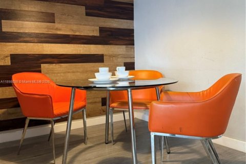 Снять в аренду квартиру в Майами-Бич, Флорида 1 спальня, 991.82м2, № 1949405 - фото 9