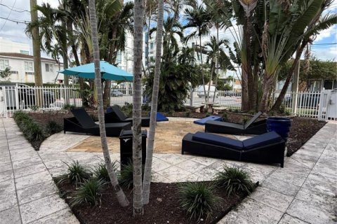 Снять в аренду квартиру в Майами-Бич, Флорида 1 спальня, 991.82м2, № 1949405 - фото 5
