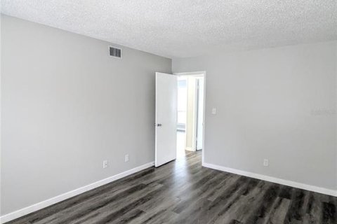 Condo in Sarasota, Florida, 3 bedrooms  № 1849907 - photo 15