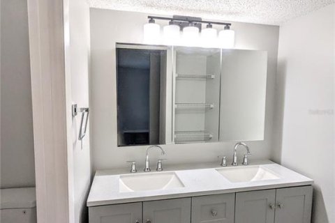 Condominio en alquiler en Sarasota, Florida, 3 dormitorios, 131.83 m2 № 1849907 - foto 24