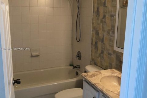 Condominio en alquiler en Homestead, Florida, 2 dormitorios, 75.72 m2 № 1983580 - foto 12