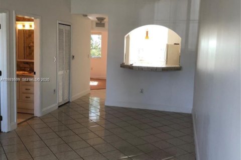Condominio en alquiler en Homestead, Florida, 2 dormitorios, 75.72 m2 № 1983580 - foto 2