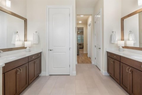 Casa en venta en Lady Lake, Florida, 3 dormitorios, 226.12 m2 № 2138055 - foto 25