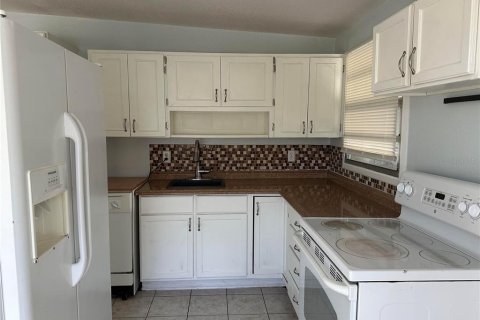 Villa ou maison à louer à Seminole, Floride: 3 chambres, 78.04 m2 № 2356277 - photo 3