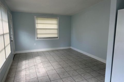 Villa ou maison à louer à Seminole, Floride: 3 chambres, 78.04 m2 № 2356277 - photo 6