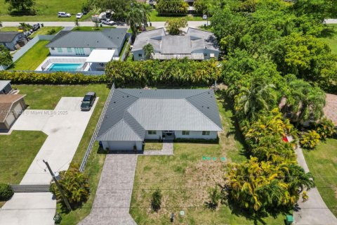 Casa en venta en Miami, Florida, 4 dormitorios, 204.11 m2 № 1790140 - foto 3