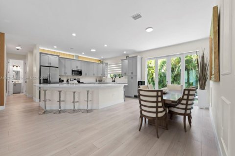 Casa en venta en Miami, Florida, 4 dormitorios, 204.11 m2 № 1790140 - foto 21