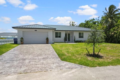 Casa en venta en Miami, Florida, 4 dormitorios, 204.11 m2 № 1790140 - foto 1