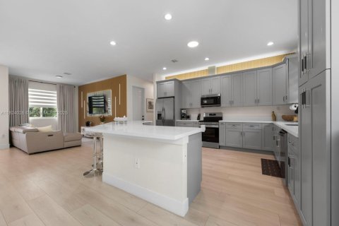 Casa en venta en Miami, Florida, 4 dormitorios, 204.11 m2 № 1790140 - foto 14