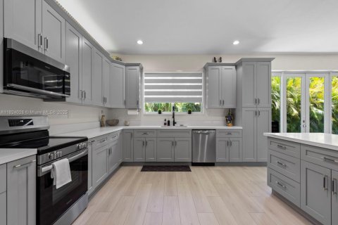 Casa en venta en Miami, Florida, 4 dormitorios, 204.11 m2 № 1790140 - foto 18