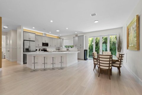 Casa en venta en Miami, Florida, 4 dormitorios, 204.11 m2 № 1790140 - foto 8