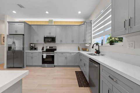Casa en venta en Miami, Florida, 4 dormitorios, 204.11 m2 № 1790140 - foto 15