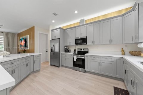 Casa en venta en Miami, Florida, 4 dormitorios, 204.11 m2 № 1790140 - foto 16