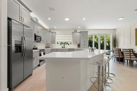 Casa en venta en Miami, Florida, 4 dormitorios, 204.11 m2 № 1790140 - foto 10