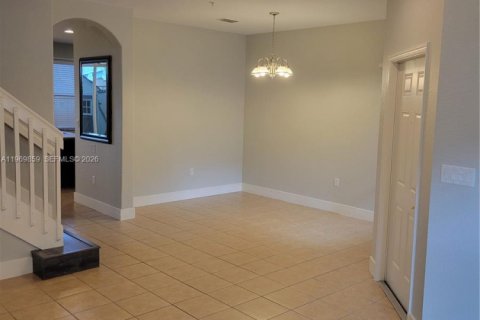 Adosado en alquiler en Tamarac, Florida, 3 dormitorios, 142.7 m2 № 2030680 - foto 4