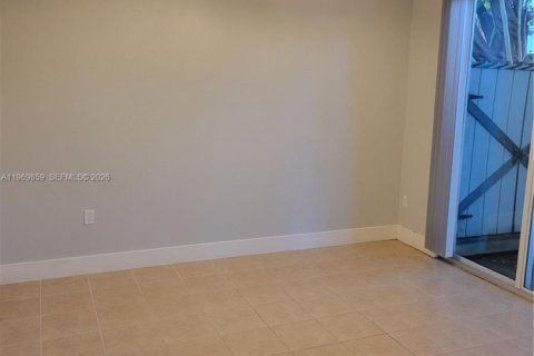 Adosado en alquiler en Tamarac, Florida, 3 dormitorios, 142.7 m2 № 2030680 - foto 8