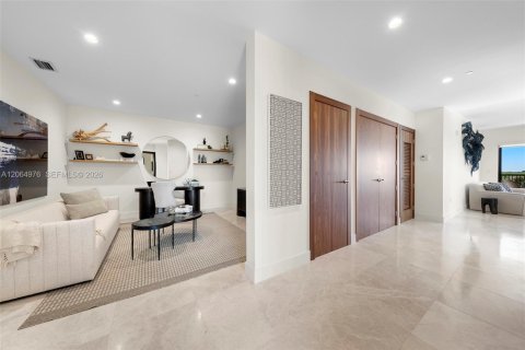 Apartamento en alquiler en Coral Gables, Florida, 2 dormitorios, 156.35 m2 № 2282304 - foto 19