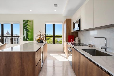 Apartamento en alquiler en Coral Gables, Florida, 2 dormitorios, 156.35 m2 № 2282304 - foto 14