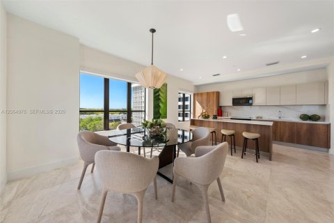 Apartamento en alquiler en Coral Gables, Florida, 2 dormitorios, 156.35 m2 № 2282304 - foto 10
