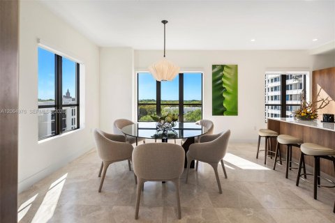 Apartamento en alquiler en Coral Gables, Florida, 2 dormitorios, 156.35 m2 № 2282304 - foto 11