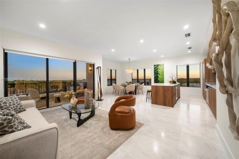 Apartamento en alquiler en Coral Gables, Florida, 2 dormitorios, 156.35 m2 № 2282304 - foto 9