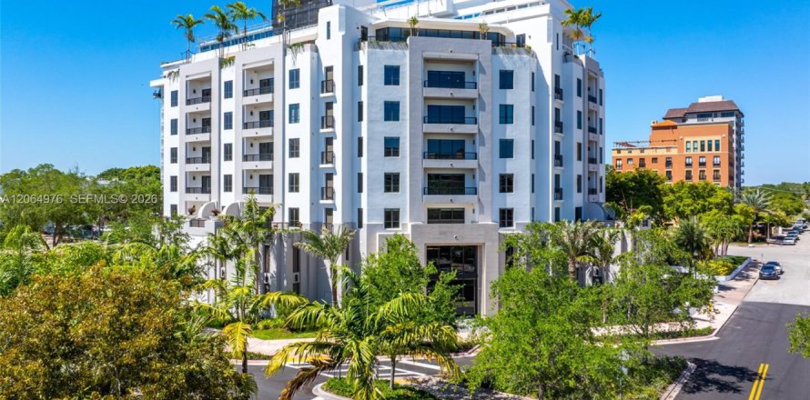 Apartamento en Coral Gables, Florida 2 dormitorios, 156.35 m2 № 2282304