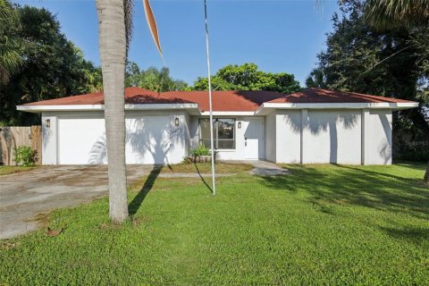 Casa en venta en North Port, Florida, 2 dormitorios, 109.44 m2 № 1894743 - foto 2